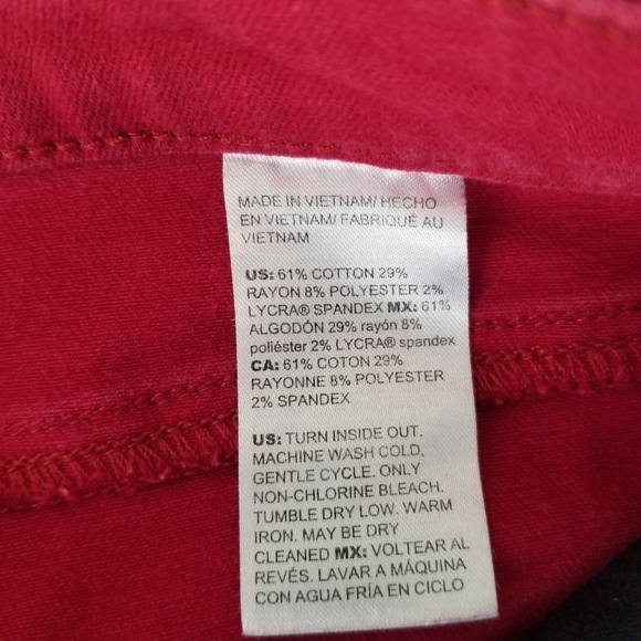 Chico's Red So Slimming Girlfriend Ankle Jeans Size 16R Stretch Festive - Picture 5 of 11